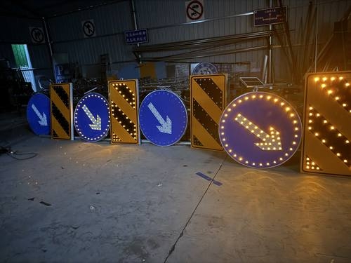 商洛商洛河南太阳能交通标牌 河南自发光交通路标牌厂家